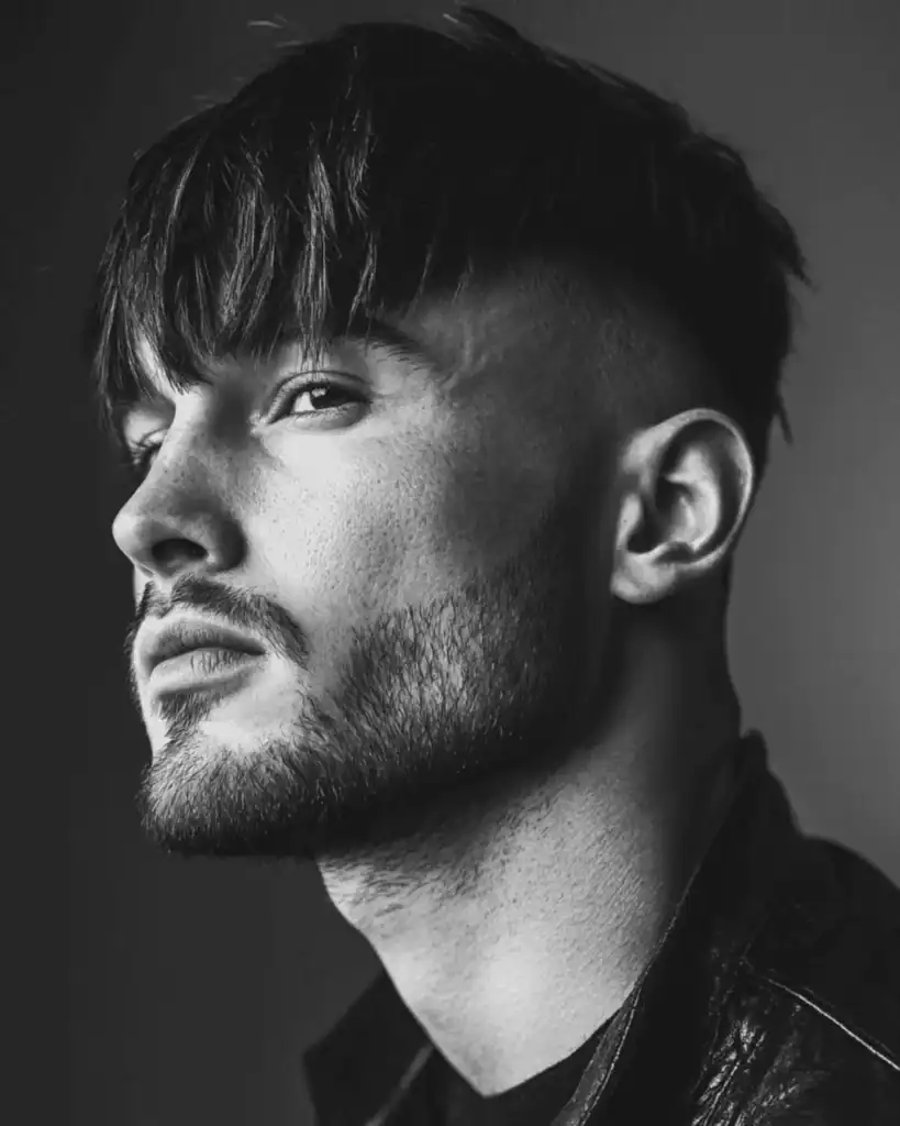 Short Boxed Beard with Sharp Cheek Lines